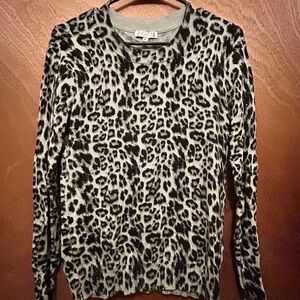 Eight18 Elegant Leopard Print Crew Neck Sweater